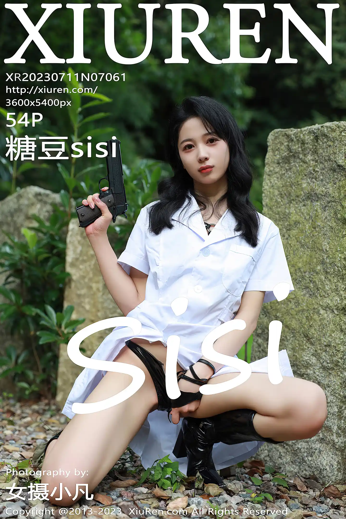 [XiuRen秀人网]No.7061_模特糖豆sisi户外脱白色外衣露黑色皮质情趣战衣惹火诱惑写真54P-秀人网 - XiuRen.Xyz